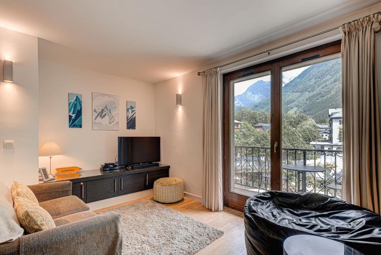 Apartment Cosmiques - Alpes Travel - Central Chamonix - Sleeps 4 Exterior foto