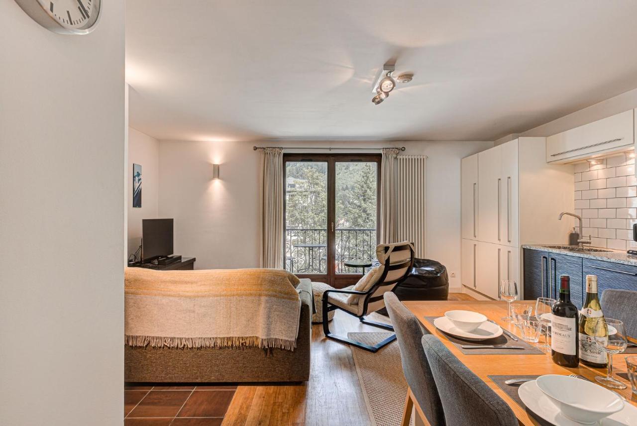 Apartment Cosmiques - Alpes Travel - Central Chamonix - Sleeps 4 Exterior foto